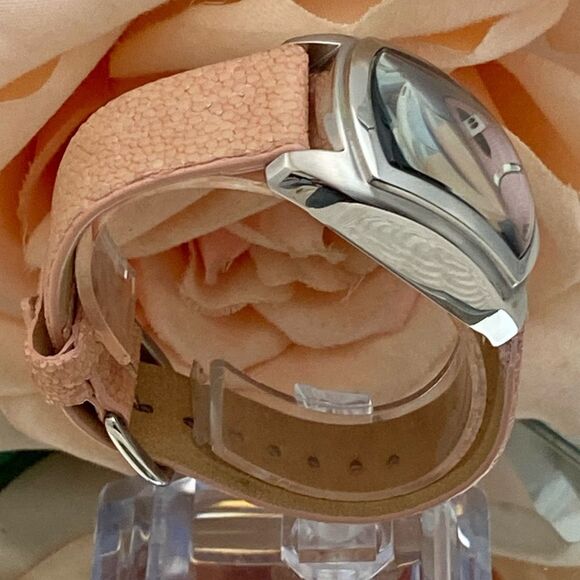 Croton All Stainless Steel Swiss Quartz Chronograph Pink Dial Sharkskin Strap - Picture 7 of 16